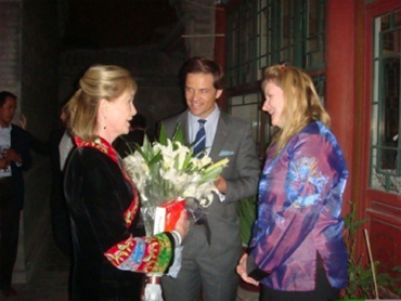 Dr. Carin Harrington and Foundation Chairman John O’Loghlen thank Olivia Cox-Fill for her kind support - Inaugural Fundraising Cocktail Party – March 2008, Olivia Cox-Fill’s Beijing Hutong Home